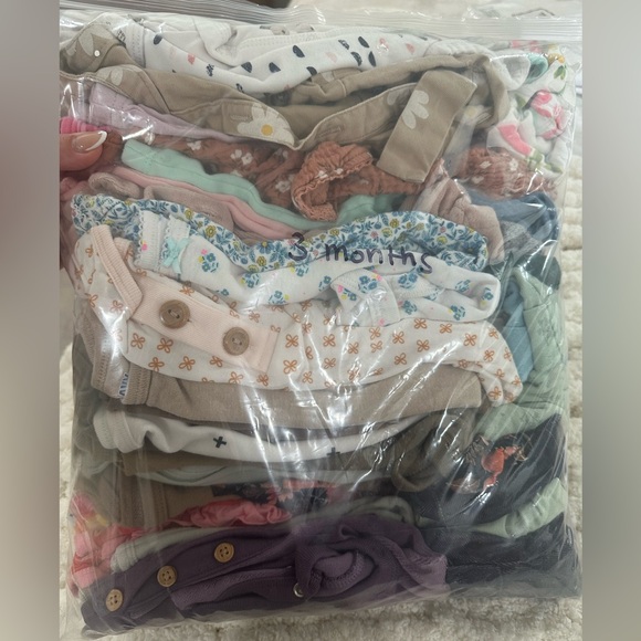 40 ITMES Babygirl Clothing Bundle - Picture 1 of 3